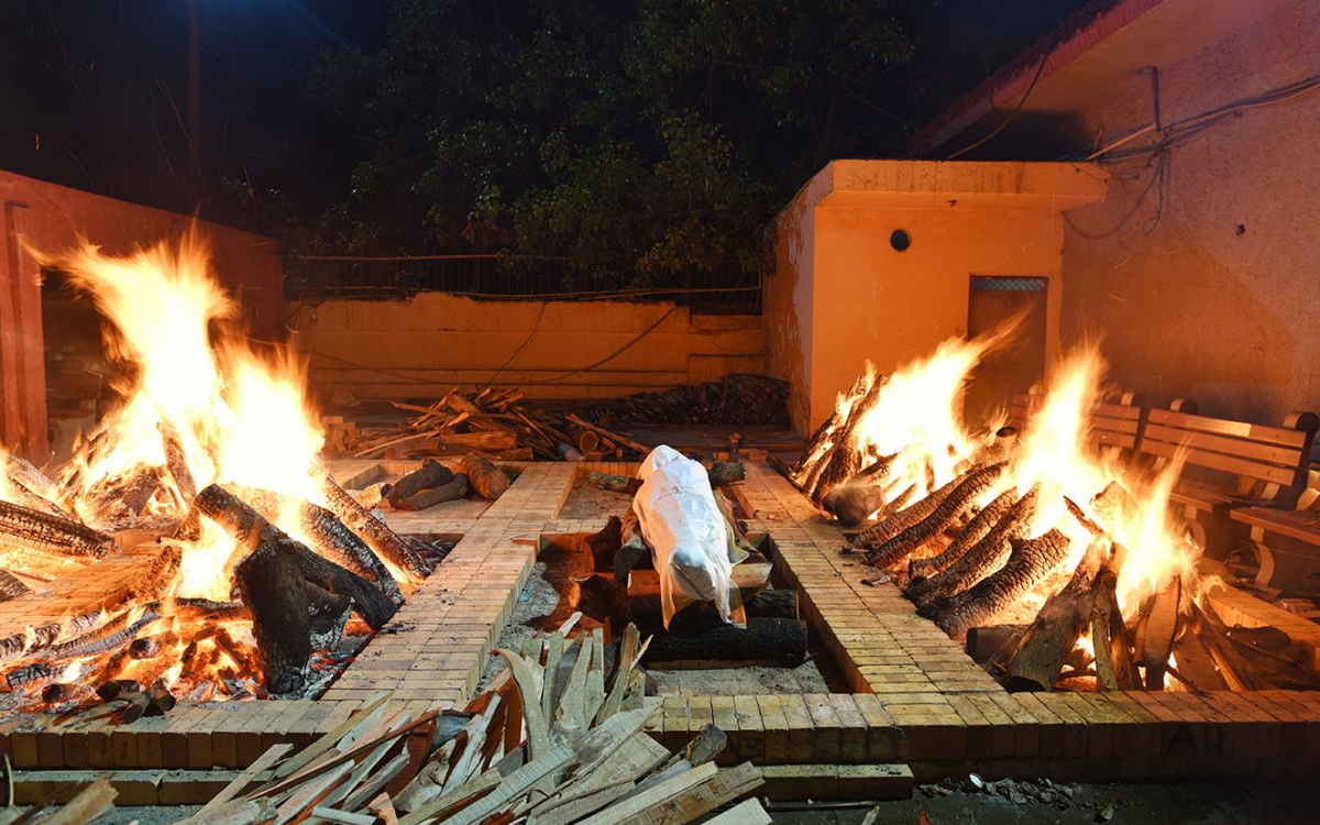 Как происходит сжигание. Погребальные костры в Индии.