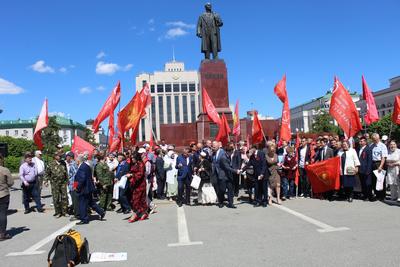В Казани торжественно открыли памятник Ленину 