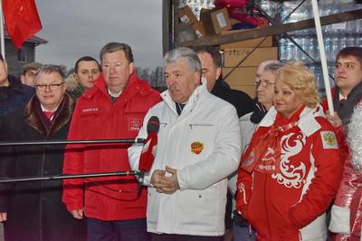 В преддверии Нового года коммунисты отправили в Донбасс 67-й гуманитарный конвой