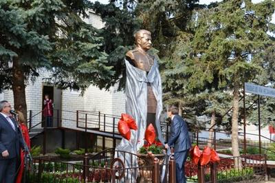 На Ставрополье открыли памятник Сталину 