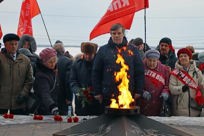 Российские коммунисты отметили 80-ю годовщину победы под Сталинградом 