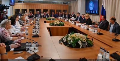 Депутаты КПРФ в Госдуме провели круглый стол, посвященный Болонской системе 