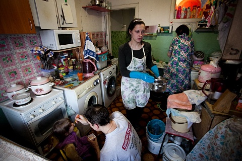 Беднеющие россияне почти утратили веру в помощь государства