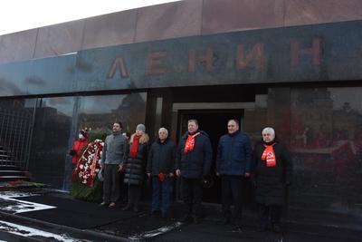 В честь 80-летия контрнаступления советских войск под Москвой КПРФ в Москве провела торжественные мероприятия