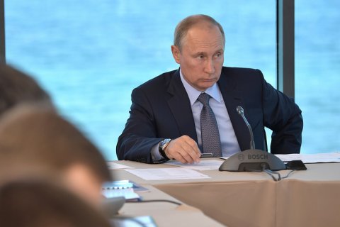 Путин призвал чиновников не заниматься «бюрократическим футболом»