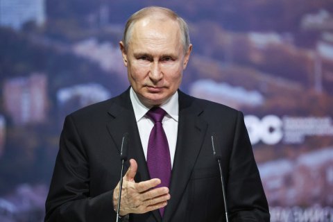 Путин заявил, что журналистика в России свободна в отличие от западной