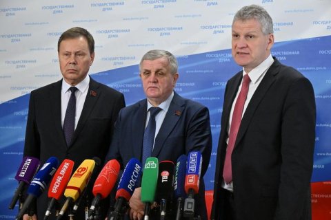 Н.В. Коломейцев, Н.В. Арефьев и А.В. Куринный выступили перед журналистами в Госдуме