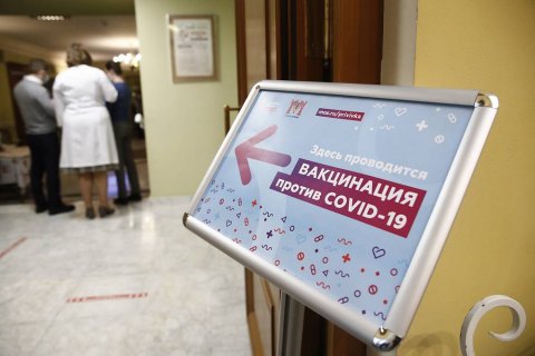 В Кремле объяснили нехватку вакцины от коронавируса для россиян