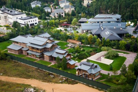 На Рублевке выставлен на продажу дом за 6,8 млрд рублей