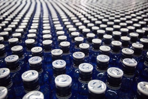 Минфин предложил повысить минимальную розничную цену на водку