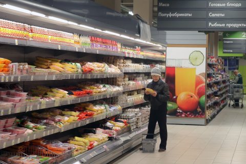 Роспотребнадзор: большинство продуктов в магазинах РФ не соответствует нормам