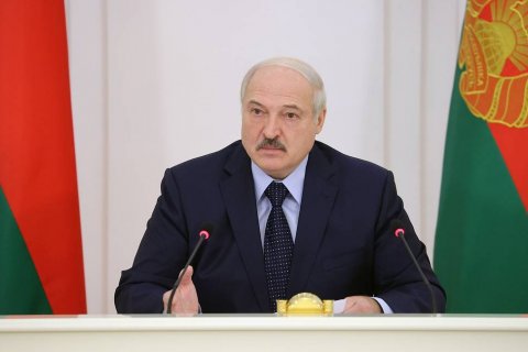 Лукашенко заявил, что внутренняя ситуация осложнена извне
