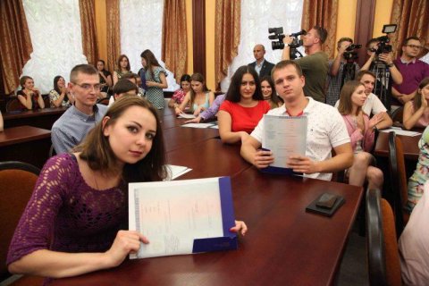 В ДНР выпускникам медицинского вуза вручили дипломы российского образца