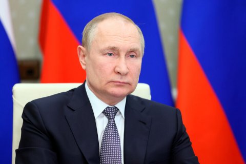 Путин потребовал не перекладывать затраты авиаотрасли на пассажиров