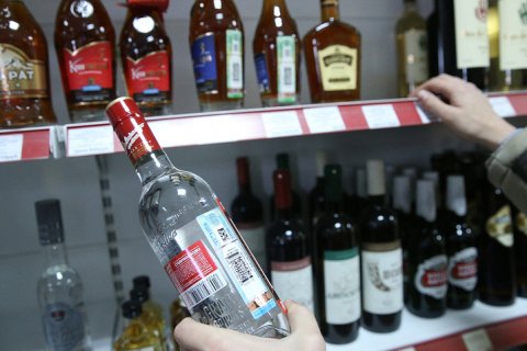 Коммунисты требуют ужесточить наказание за незаконное производство и оборот крепкого алкоголя 