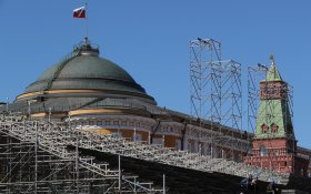 Опрос: Более трети россиян считают, что Россия остается великой державой