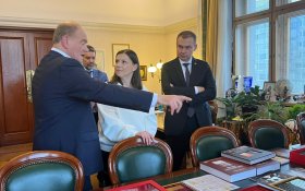 Геннадий  Зюганов встретился с военкором Первого канала Ириной Куксенковой