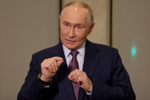 «Уверенно и устойчиво». Трамп и Путин поспорили об эффективности американских санкций против России