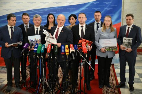 Геннадий Зюганов: Наши предложения обобщены в «Программе Победы». Брифинг КПРФ в Госдуме (18.11.2025)