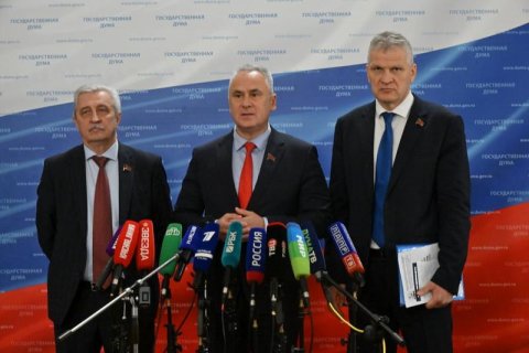Е.И. Бессонов, Н.И. Осадчий и А.В. Куринный выступили перед журналистами в Госдуме