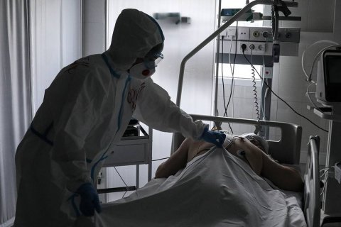 В России снова начало расти количество зараженных коронавирусом за сутки