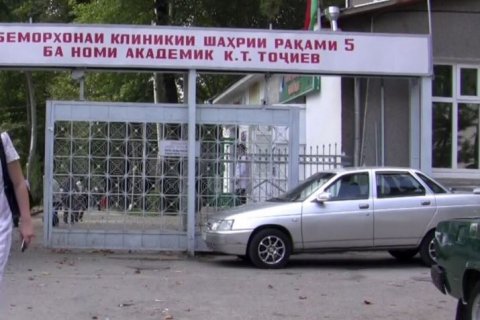 Сыновья умершей сестры президента Таджикистана избили врачей и главу Минздрава