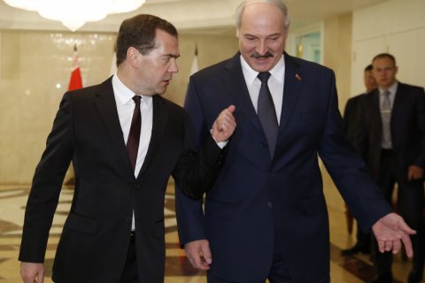 Медведев напомнил Белоруссии о неизбежности единой валюты