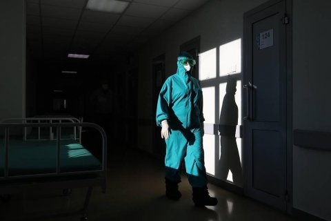 В России из-за коронавируса за сутки умерли 442 человека. Это максимум с начала пандемии