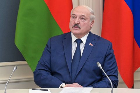 Лукашенко заявил, что спецоперация на Украине «затянулась». Кремль: Все идет по плану