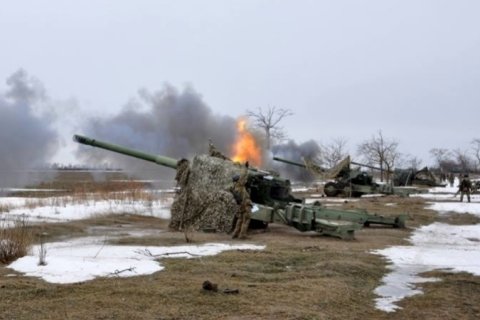 В Донбассе продолжаются интенсивные артобстрелы