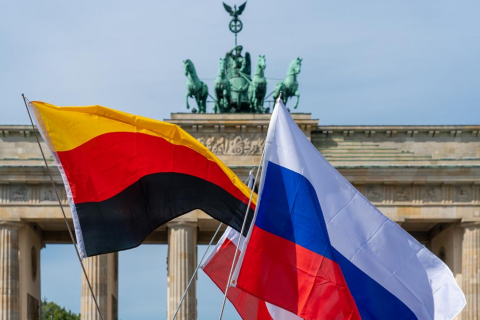 Россия и Германия обменялись высылками десятков дипломатов 