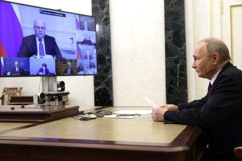 Путин назвал важным сохранение реалистичного подхода в бюджетной политике