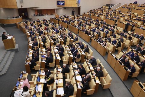 Госдума голосами единороссов приняла в первом чтении закон о наказании за «неуважение» к чиновникам 