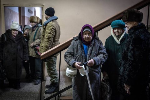 На пенсии жителей Донбасса понадобиться 100-200 млрд рублей в год. Правительство считает, что справится (спойлер: а зачем тогда повышали пенсионный возраст?)