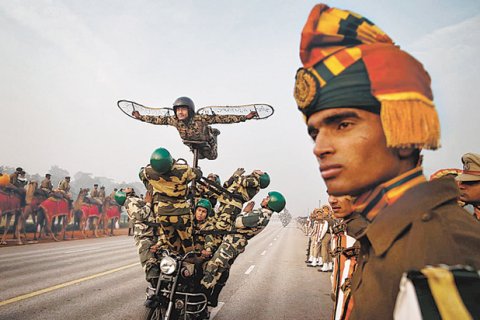 Индия приостановила закупки вооружений у США после введения против нее пошлин