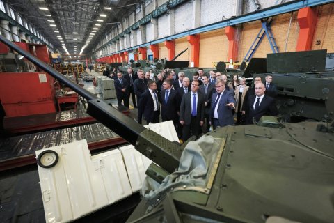 СМИ: Экономический рост России в 2023 году на треть обеспечен производством военной продукции и на треть налогами