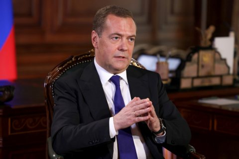Медведев объяснил резкость своих постов ненавистью к «ублюдкам и выродкам»