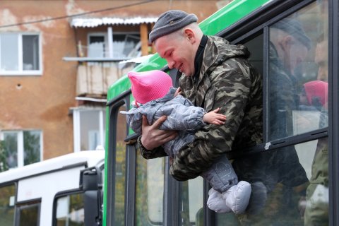 «Обороноспособность государства в приоритете». Госдума голосами единороссов отказала многодетным отцам в отсрочке от мобилизации