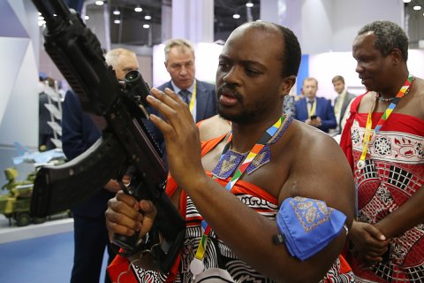 Африка просит у России оружие, атом, газ… и деньги, чтобы за все это заплатить