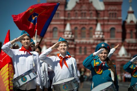 Геннадий Зюганов ожидает президентского указа о воссоздании организации по патриотическому воспитанию 