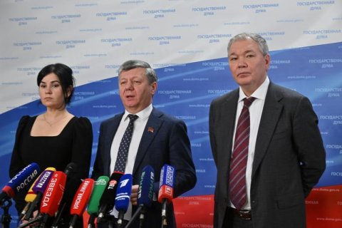 Д.Г. Новиков и Л.И. Калашников выступили перед журналистами в Госдуме