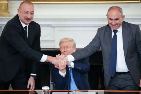 Армения и Азербайджан при посредничестве Трампа подписали декларацию о прекращении боевых действий