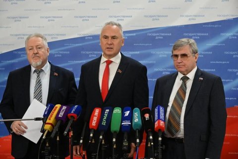 Е.И. Бессонов, С.П. Обухов и О.Н. Смолин выступили перед журналистами в Госдуме