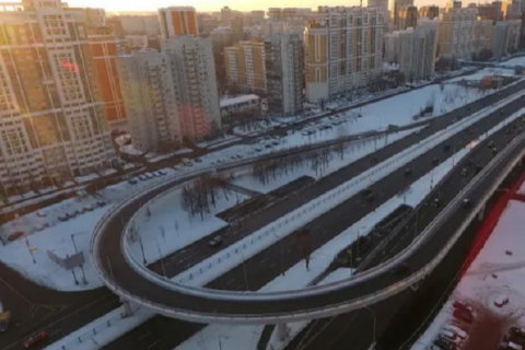 На Рублевском шоссе в Москве построили эстакаду за 1,3 млрд рублей. За десять дней. А по документам это вообще должен быть тоннель