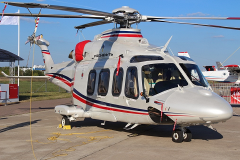 «Роснефть» потратила на перевозки люксовыми вертолетами 21 млрд рублей — больше всех в мире