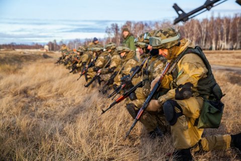 Вокруг Донбасса сосредоточена 130-тысячная группировка украинских войск