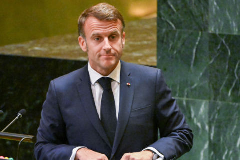 Макрон заявил, что Париж и Берлин будут продвигать дополнительные меры против РФ