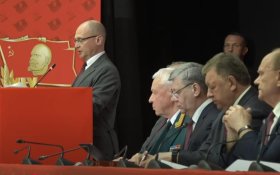 Путин: КПРФ демонстрирует пример настоящего, подлинного патриотизма, мужества, ответственности за судьбу страны 