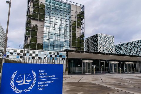 Международный уголовный суд выдал ордера на арест командующих Черноморским флотом и Дальней авиацией. Кремль комментирует