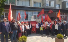 КПРФ в регионах провела акции в память 155-летия со дня рождения В.И. Ленина 